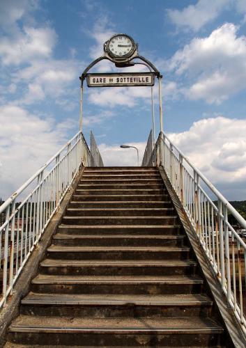 Un Regard Sur Le Rail - Les escaliers de la gare de Sotteville les Rouen